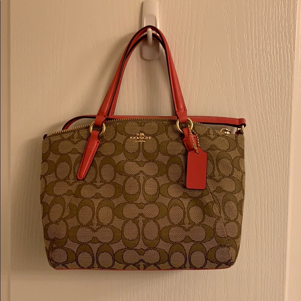 NWT Coach Outline Signature Mini Kelsey Crossbody